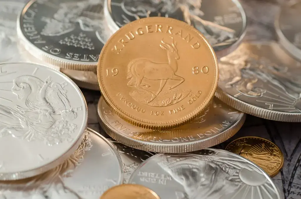 Coins & Bank Notes